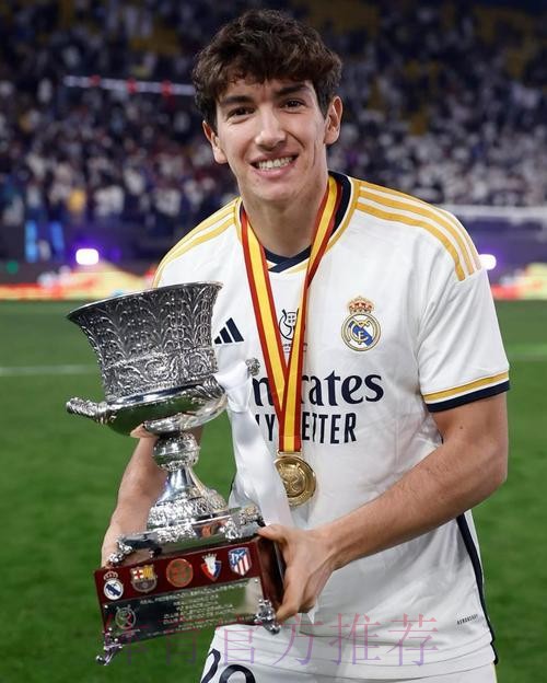 官方:琼阿梅尼因流感缺战 马里奥-马丁顶替进入名单 官方:琼阿梅尼因流感缺战 马里奥-马丁顶替进入名单