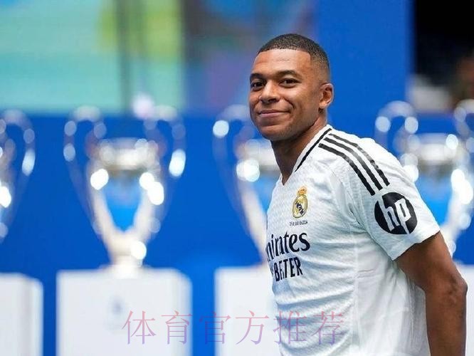 马卡：皇马成历史第一支营收超10亿欧元的俱乐部